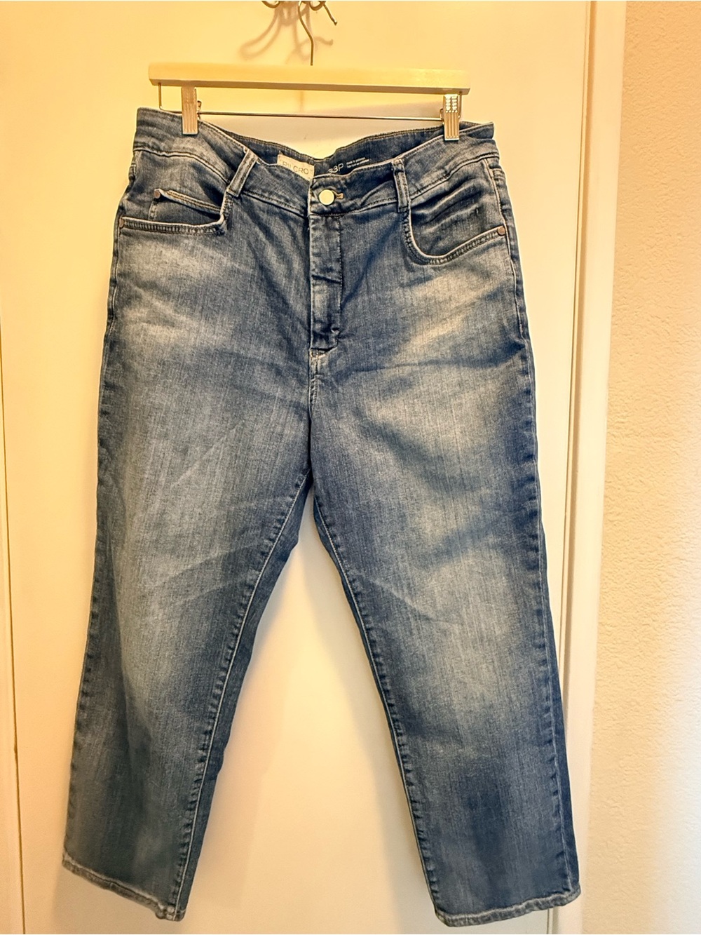 Anthropologie PILCRO Straight-Leg Jeans in Light Blue Wash